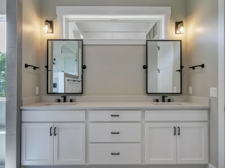Custom home double vanity - Cole Construction custom home