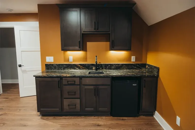 Basement wet bar - Cole Construction custom home