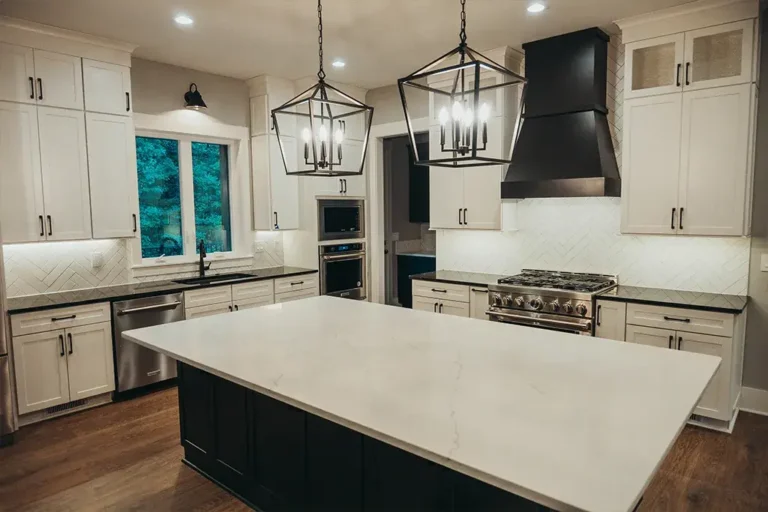 Kitchen with range hood - Cole Construction custom home