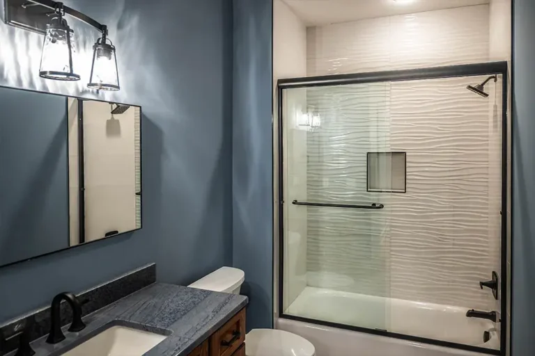 Guest bathroom - Cole Construction custom home
